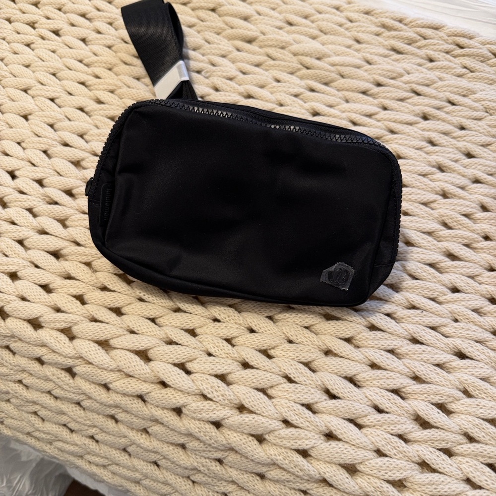 Lululemon Belt Bag - Picture 2 of 7